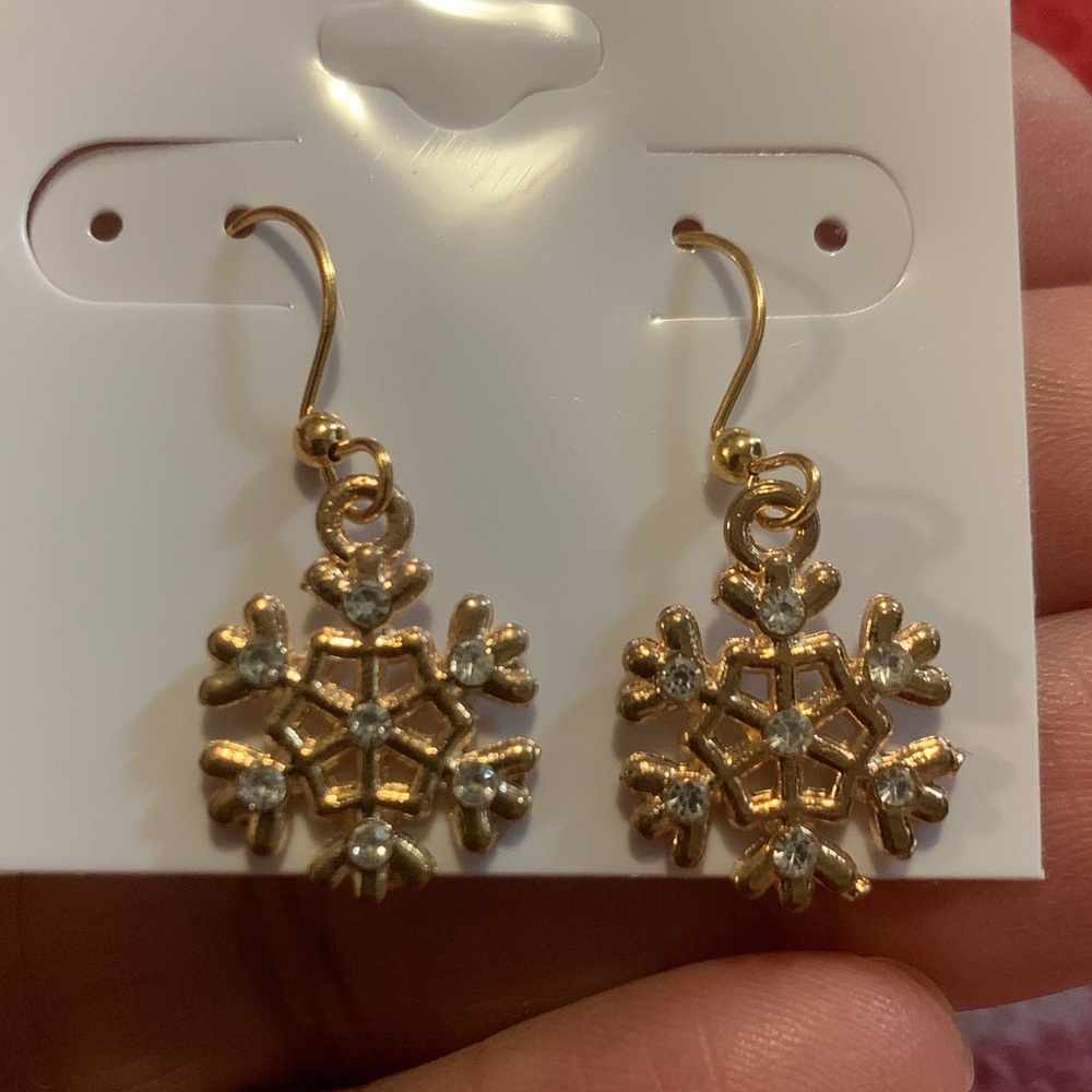 NWOT Gold Snowflake Earrings